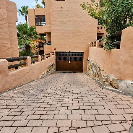 2 Bed La Duquesa With Stunning Sea And Pool Views Appartement Manilva