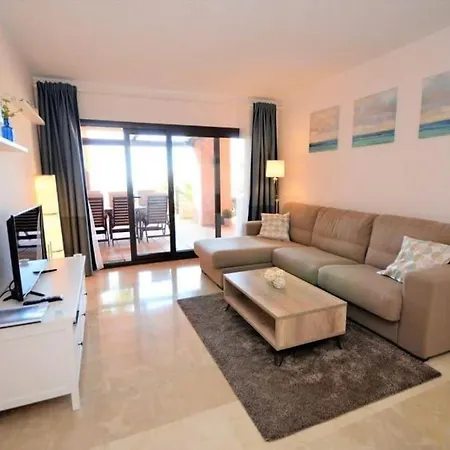 2 Bed La Duquesa With Stunning Sea And Pool Views Апартаменты Манилва