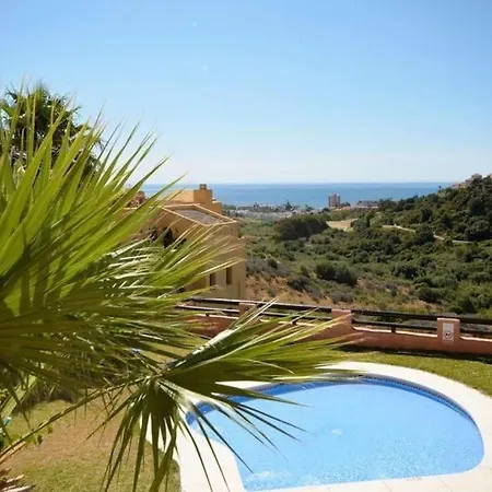 2 Bed La Duquesa With Stunning Sea And Pool Views Апартаменты *