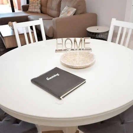 2 Bed La Duquesa With Stunning Sea And Pool Views *
