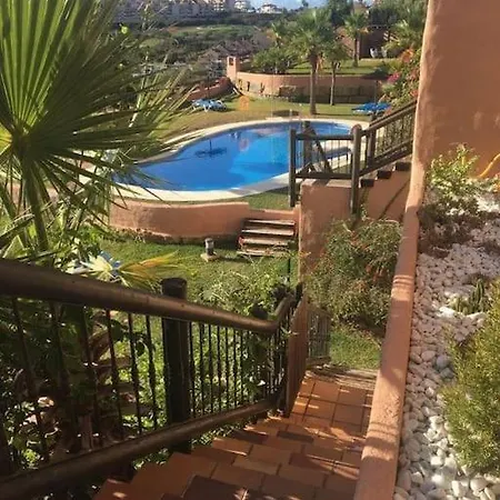 2 Bed La Duquesa With Stunning Sea And Pool Views Апартаменты