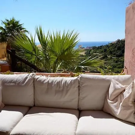 2 Bed La Duquesa With Stunning Sea And Pool Views Апартаменты *