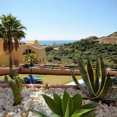 2 Bed La Duquesa With Stunning Sea And Pool Views * Манилва