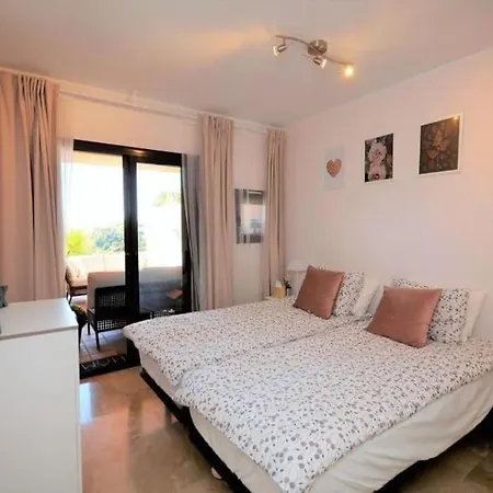 2 Bed La Duquesa With Stunning Sea And Pool Views Апартаменты Манилва