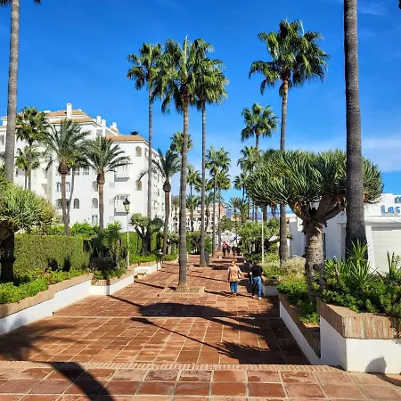 Апартаменты 2 Bed La Duquesa With Stunning Sea And Pool Views