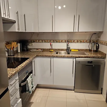 Апартаменты 2 Bed La Duquesa With Stunning Sea And Pool Views