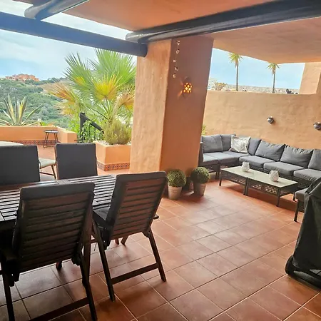 2 Bed La Duquesa With Stunning Sea And Pool Views